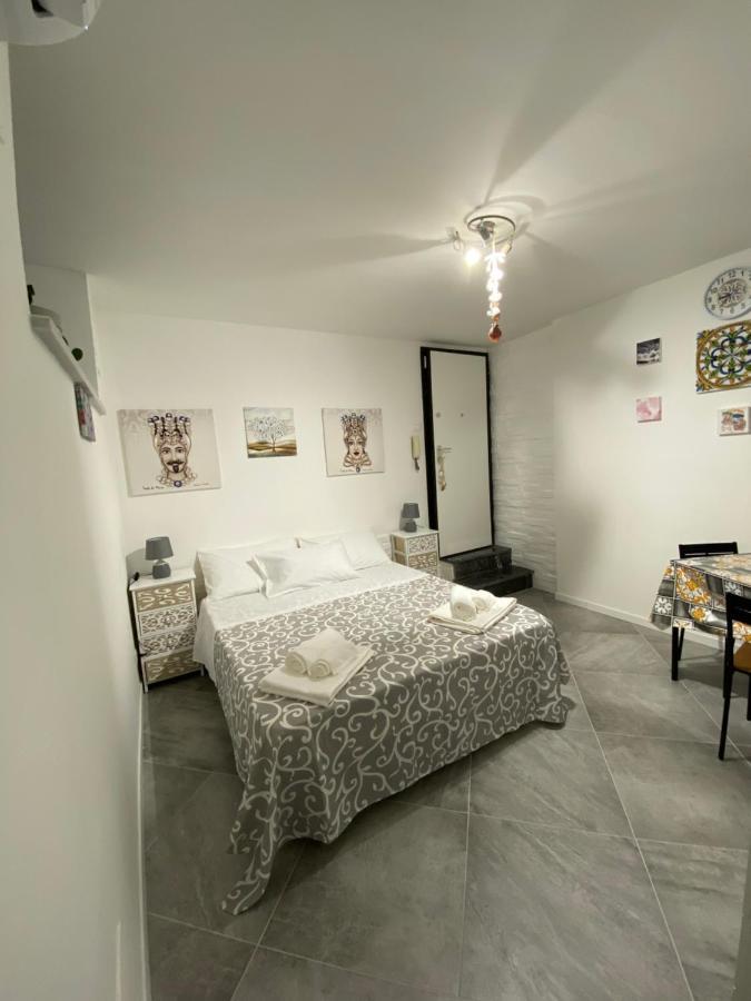 Al Centro Di Tutto Apartment Palermo Exterior photo