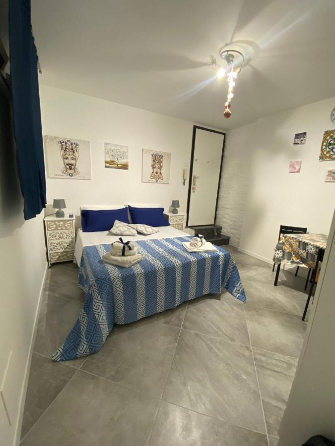 Al Centro Di Tutto Apartment Palermo Exterior photo